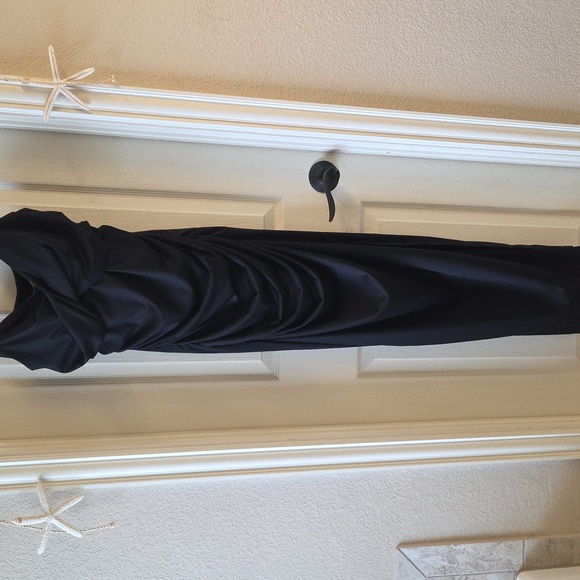 Chic Black Dress With Built In Shapewear NWT - Picture 9 of 16